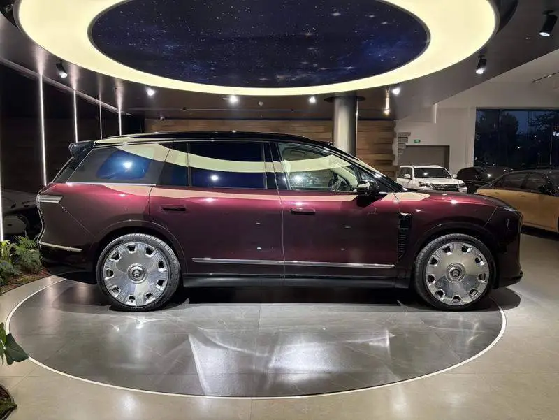 NIO ES8 2026 Six-Seat Executive Signature Edition — 7