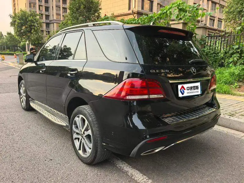 Mercedes-Benz GLE 2017 GLE 320 4MATIC Dynamic — 4