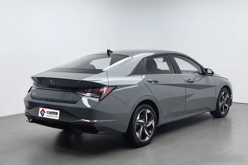 Elantra 2022 1.5L CVT LUX Premium Edition — 4