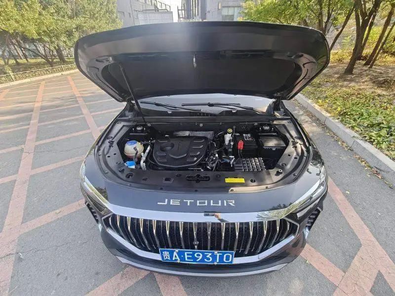 JETOUR X70 PLUS 2023 1.5T DCT Brave PLUS 7-seater — 8