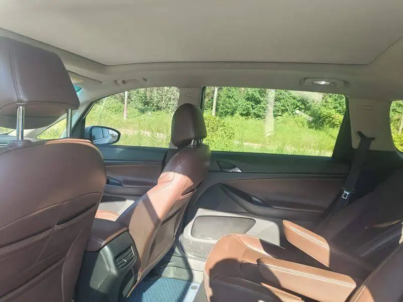 Buick GL6 2018 18T 6-seat luxury model — 11