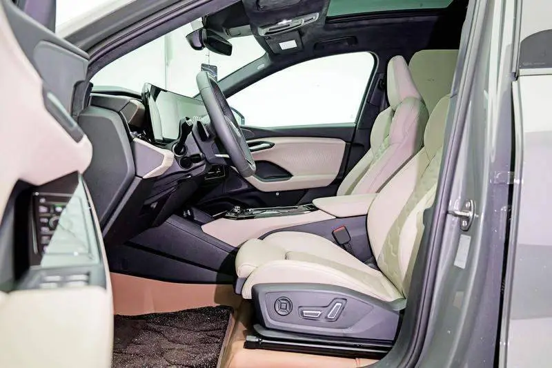 Audi Q6L e-tron 2026 First Edition Navigator — 18