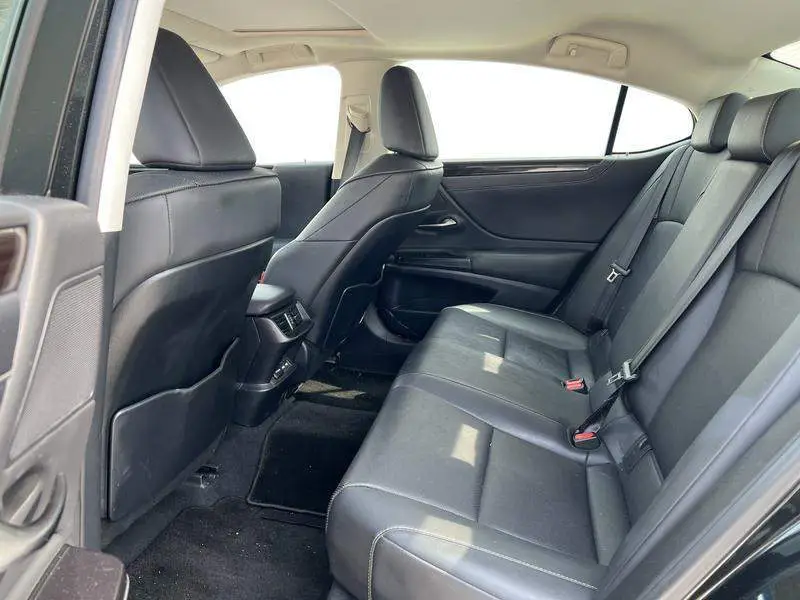 Lexus ES 2021 200 Deluxe Edition — 16