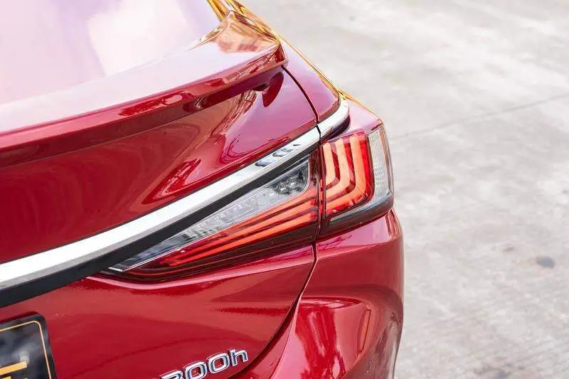Lexus ES 2018 300h Executive Edition National V — 8