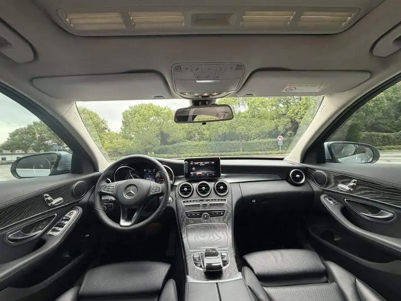Mercedes-Benz C-Class 2017 C 180 L Sports Edition — 9