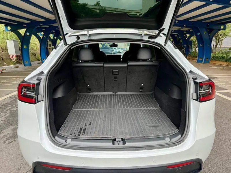 Model Y 2023 rear-wheel drive version — 15