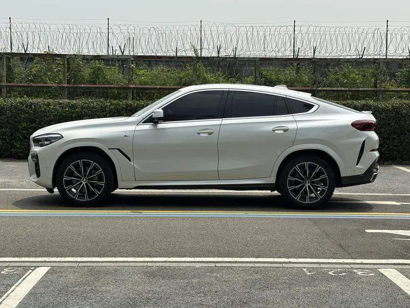 BMW X6 2021 xDrive30i M Sport Package — 4