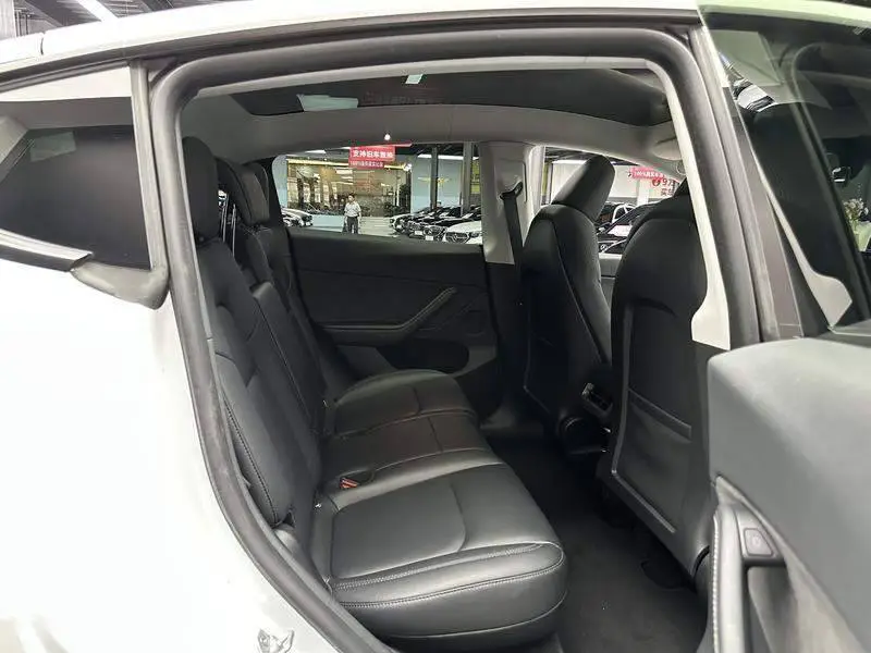 Model Y 2024 rear-wheel drive version — 9