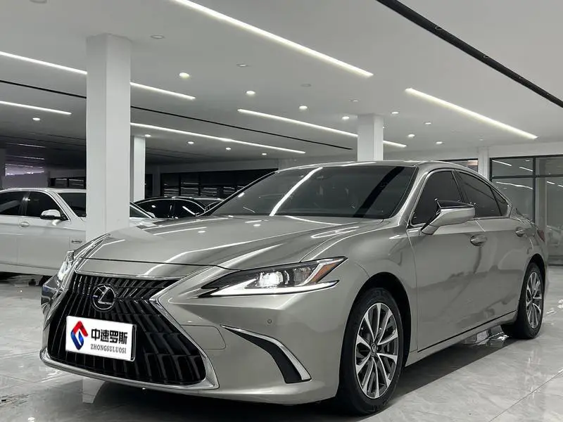 Lexus ES 2022 300h Excellence Edition