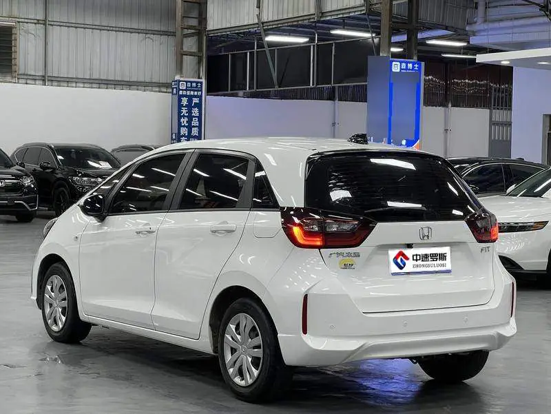 Fit 2021 1.5L CVT Trendy Edition — 4