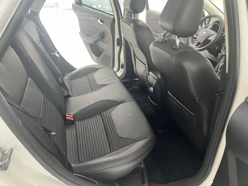 Fox 2017 EcoBoost 180 Automatic Elite Sedan — 9