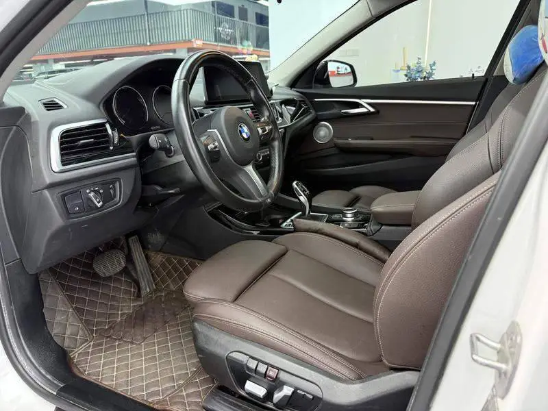 BMW 1 Series 2023 120i M Sport Edition — 15