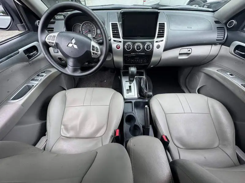 Pajero Sport 2013 3.0L Automatic 4WD Executive Edition — 10