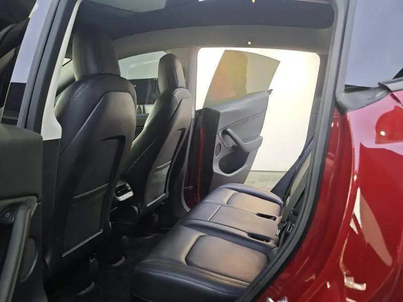 Model Y 2021 Long Range All-Wheel Drive — 10