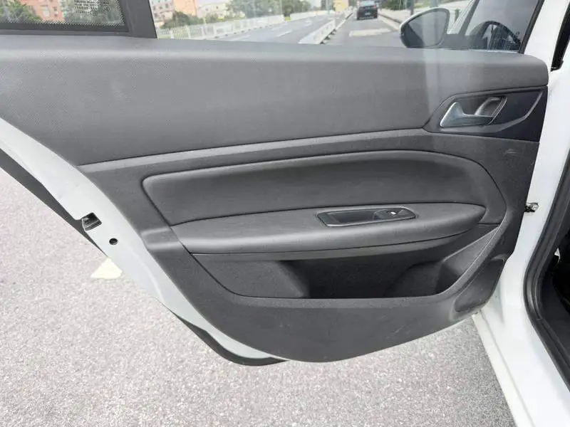 Peugeot 408 2018 facelift 350THP automatic luxury version — 17