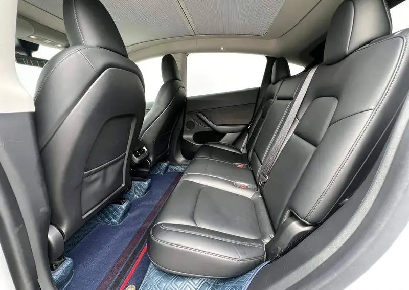 Model Y 2022 facelifted rear-wheel drive version — 17