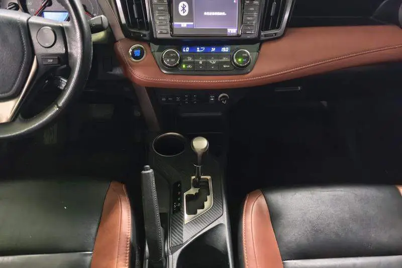 RAV4 Rongfang 2015 2.5L Automatic 4WD Elite Edition — 13