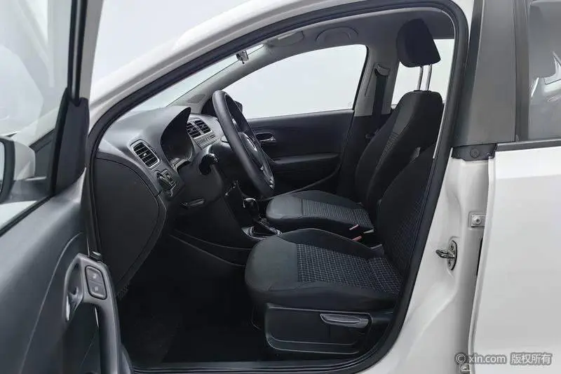 Polo 2014 1.6L Automatic Comfort Edition — 18