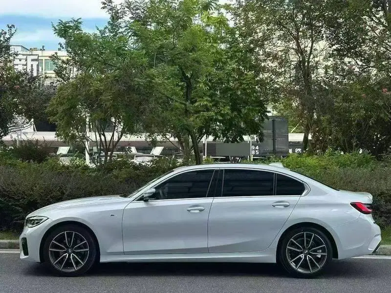 BMW 3 Series 2022 325Li M Sport Package — 3