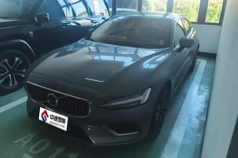 Volvo S60 2022 B4 Zhiyuan Deluxe Edition