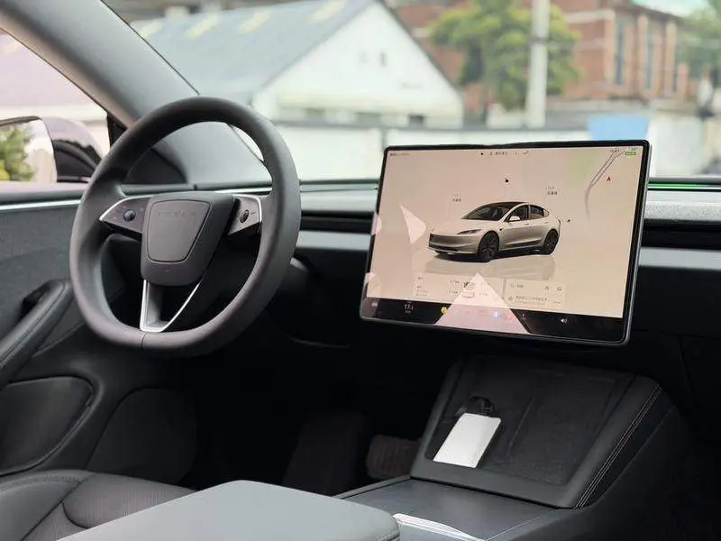 Model 3 2023 rear-wheel drive version — 7