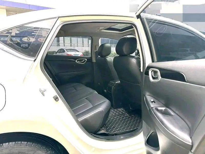 Sylphy 2018 1.6XV CVT Premium Edition — 18