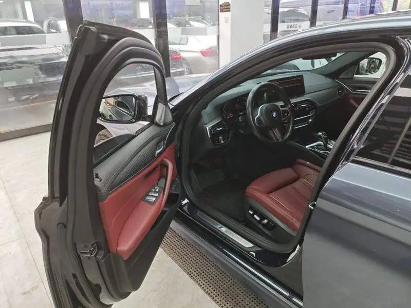 BMW 5 Series 2021 530Li Premium M Sport Package — 10