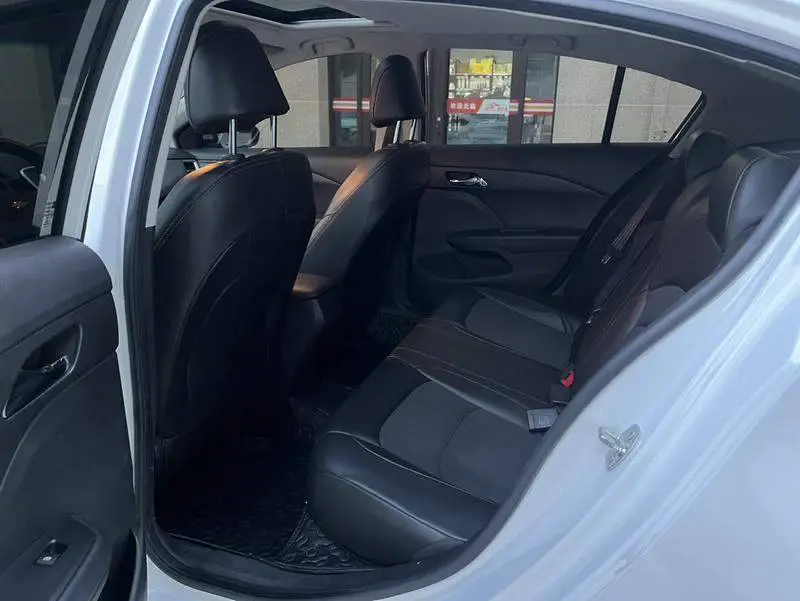 Cobalt 2016 1.5L Automatic Enjoy Edition — 11
