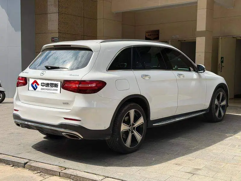 Mercedes-Benz GLC 2019 GLC 300 L 4MATIC Dynamic — 6