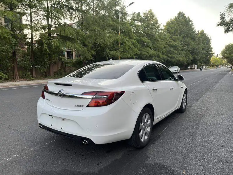 Regal 2014 2.0L Elite Fashion Edition — 7