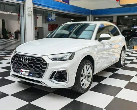 Audi Q5L 2022 40T luxury dynamic model
