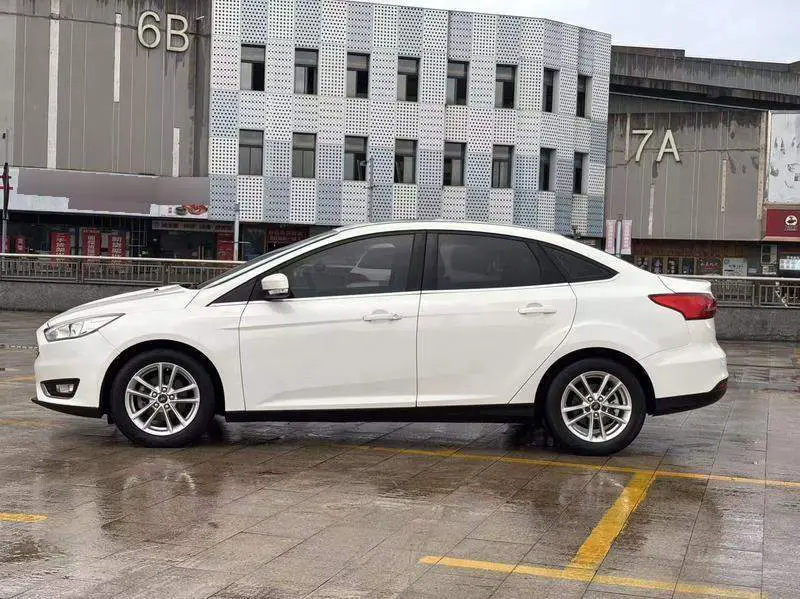 Fox 2015 EcoBoost 180 Automatic Elite Sedan — 3
