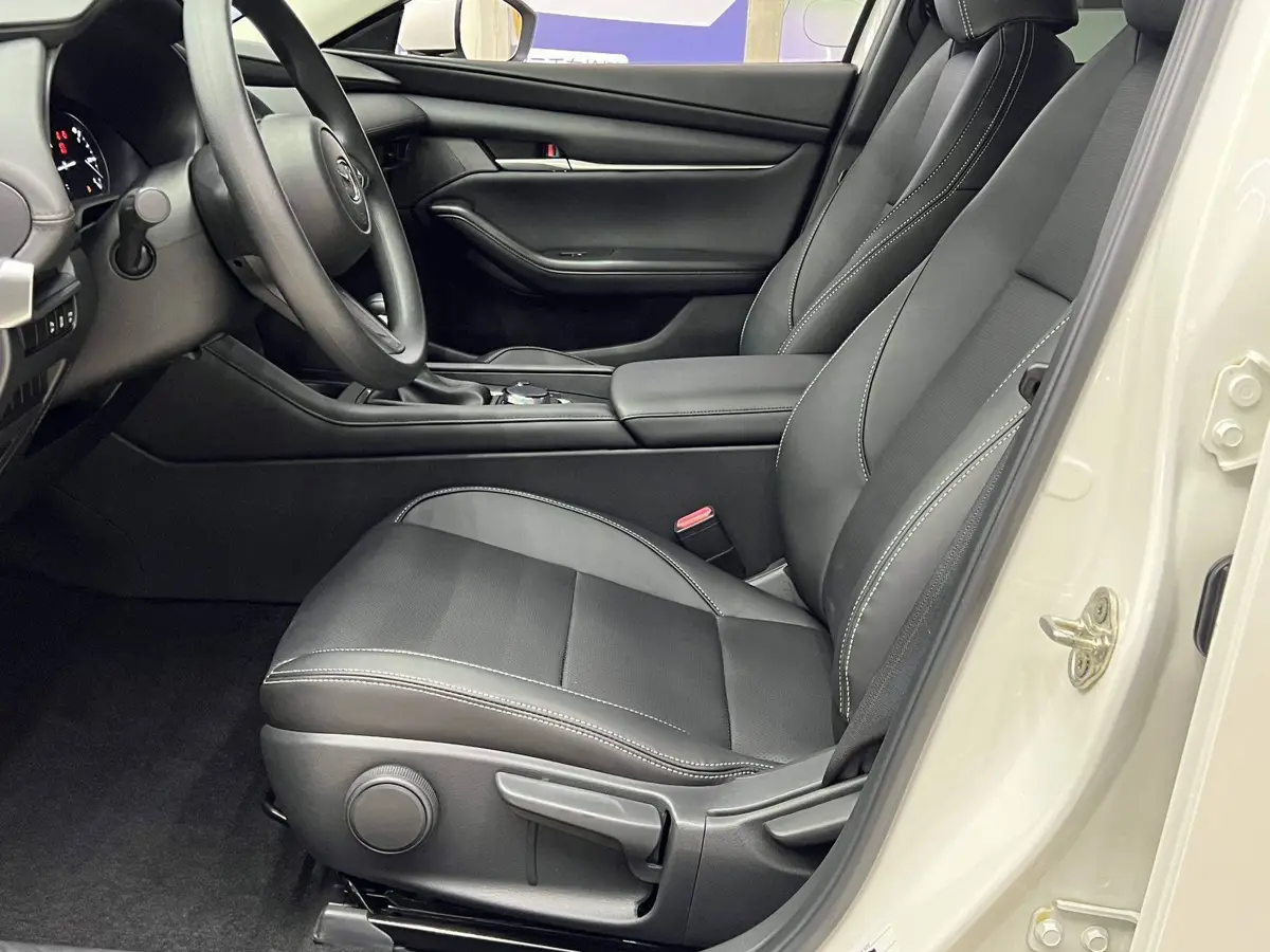 Mazda 3 Angkesaila 2022 2.0L Automatic Quality Edition — 11