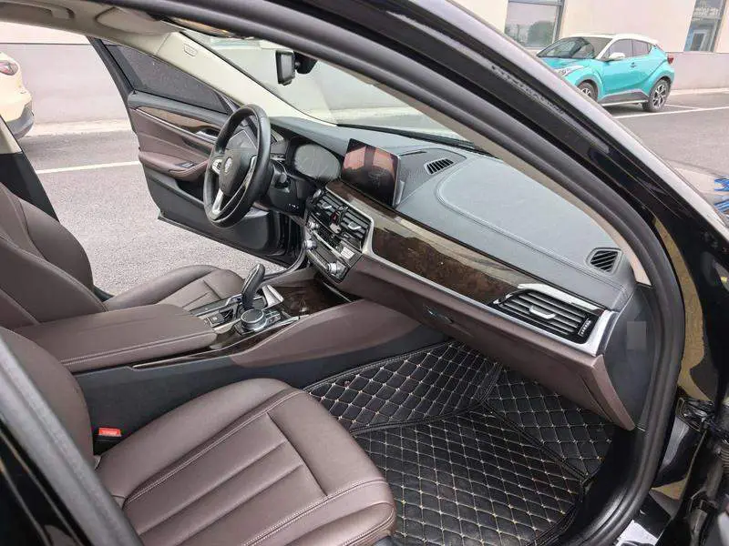 BMW 5 Series 2019 525Li Luxury Package — 11