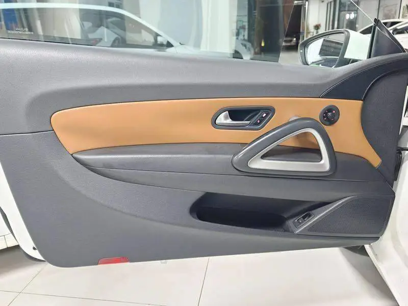Scirocco 2011 2.0TSI Luxury Edition — 5