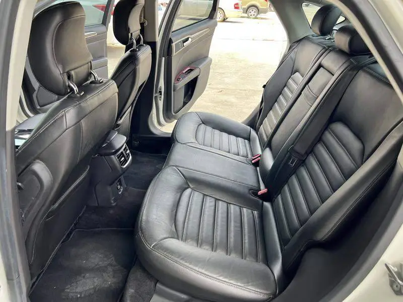 Mondeo 2013 2.0L GTDi200 Luxury Model — 11