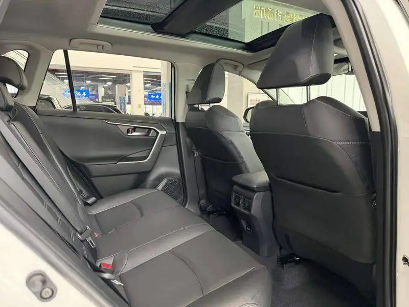 RAV4 Rongfang 2023 2.0L CVT 2WD Fashion Plus Edition — 13
