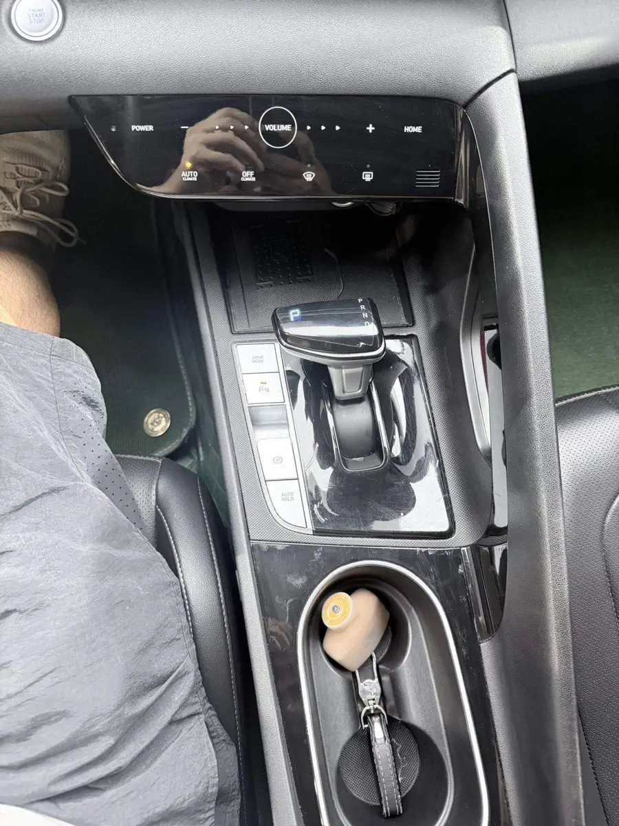 Elantra 2022 1.5L CVT LUX Premium Edition — 16