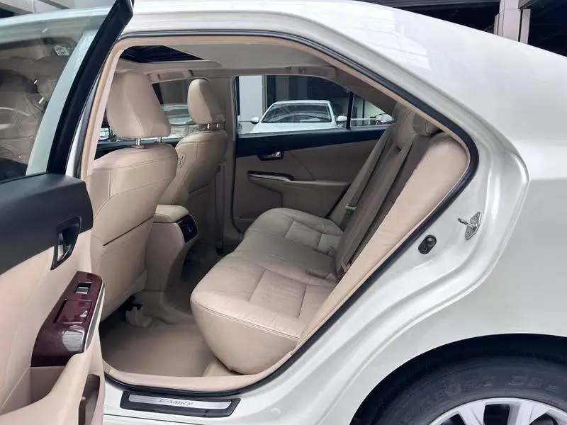 Camry 2012 2.0G Deluxe Edition — 16