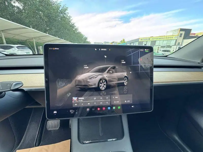 Model Y 2022 Long Range All-Wheel Drive — 9