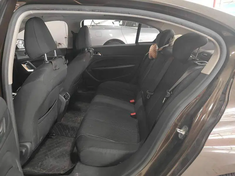 Peugeot 408 2016 1.6T Automatic Luxury Edition — 12