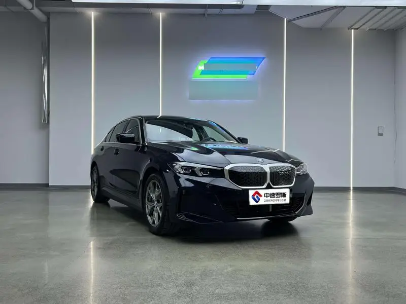 BMW i3 2025 eDrive 35 L — 3