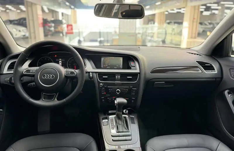 Audi A4L 2013 35 TFSI Automatic Standard Model — 6