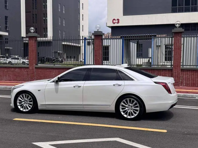 Cadillac CT6 2017 28T Leading Model — 10
