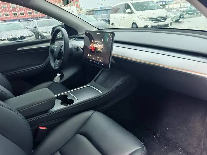Model Y 2024 rear-wheel drive version — 12