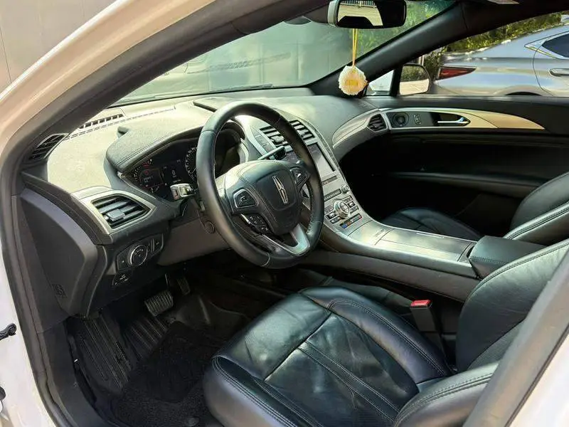 Lincoln MKZ 2020 2.0T MONO Limited Edition MONO WHITE — 8