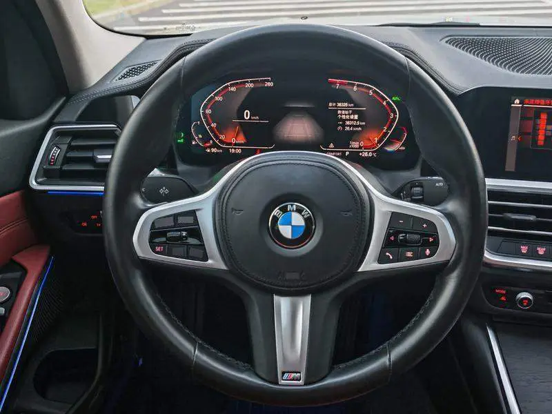 BMW 3 Series 2022 facelift 325i M Sport package — 13