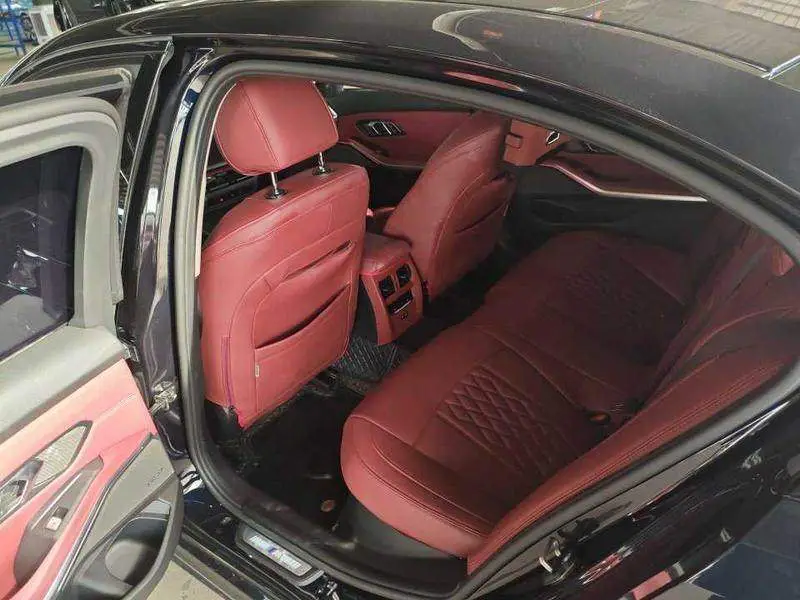 BMW 3 Series 2025 330Li M Sport Night Edition — 8