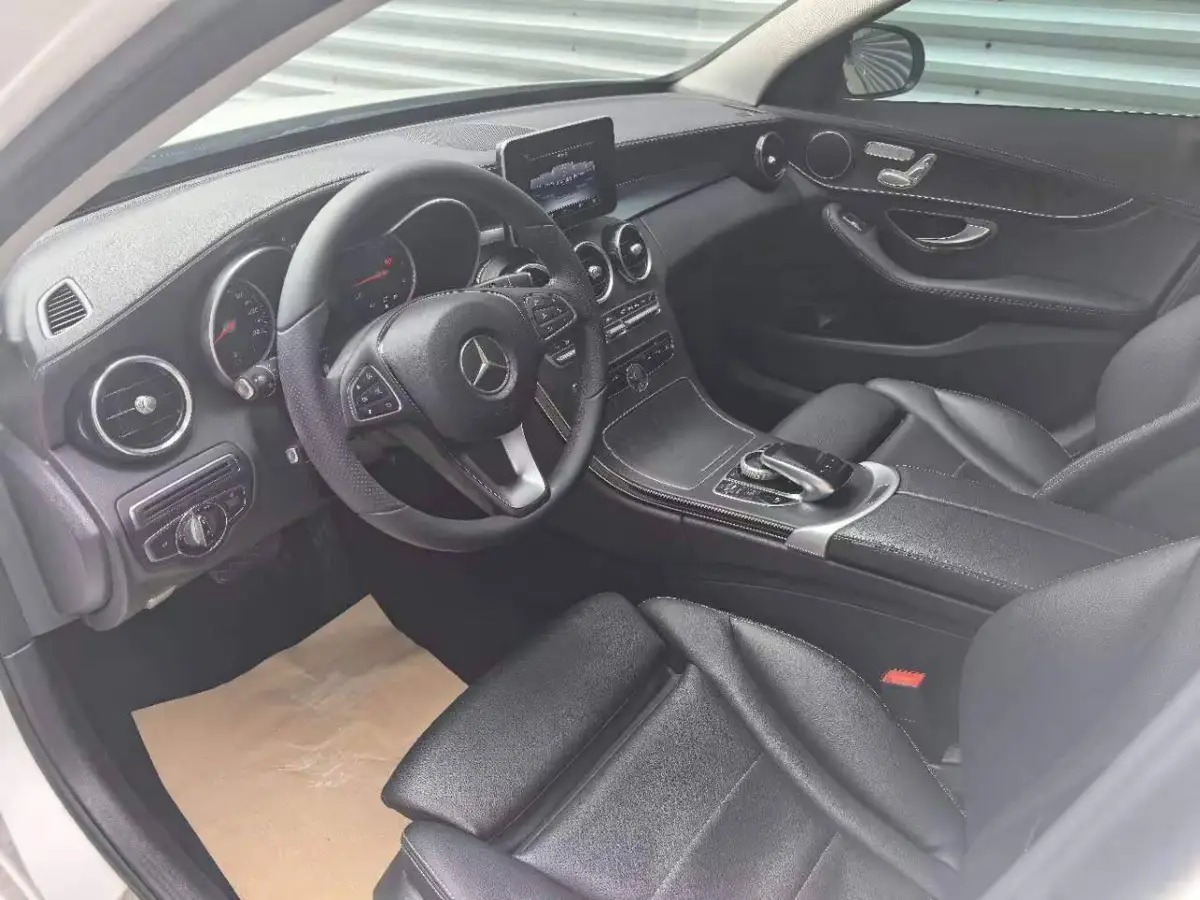 Mercedes-Benz C-Class 2017 C 200 L Sports Edition — 7