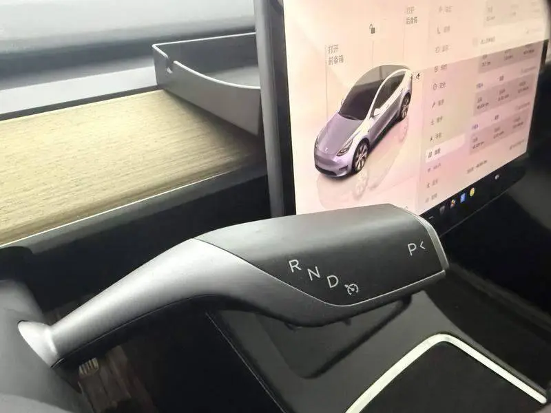 Model Y 2022 facelifted rear-wheel drive version — 13